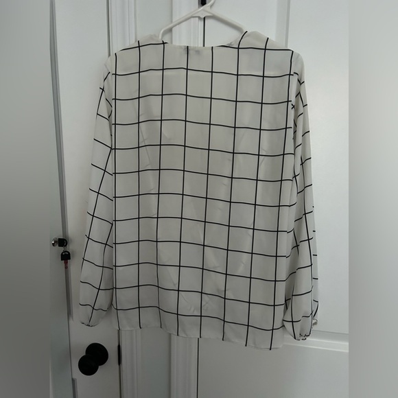 White windowpane surplice blouse - Picture 2 of 4